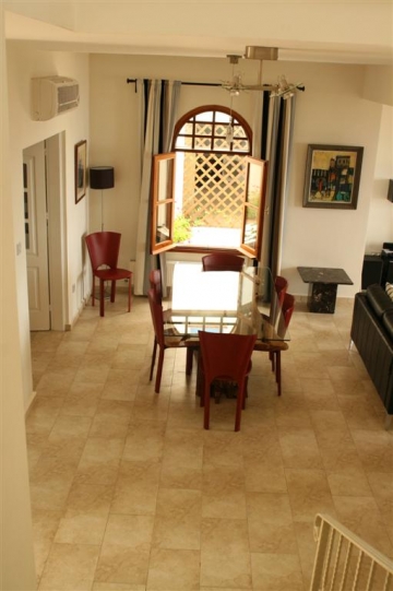 Hilarion Court no 5, lounge / dining area